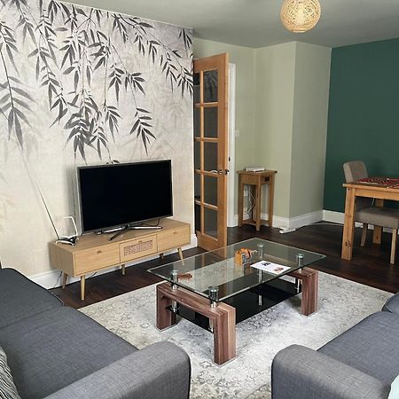 Comfortable Two Bedroom Modern Apartment Λονδίνο Εξωτερικό φωτογραφία