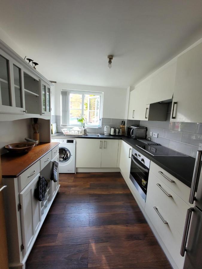 Comfortable Two Bedroom Modern Apartment Λονδίνο Εξωτερικό φωτογραφία