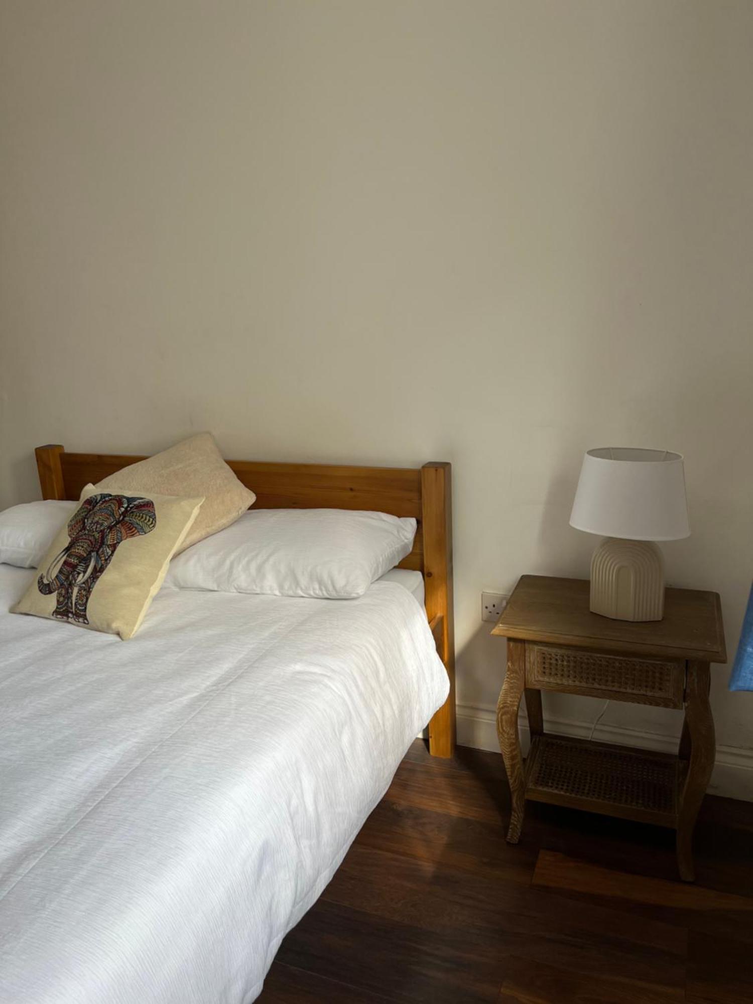 Comfortable Two Bedroom Modern Apartment Λονδίνο Εξωτερικό φωτογραφία